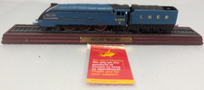 Mallard A4 Class Model Train Steam Engine On Stand 58 mm Tall  BIN06