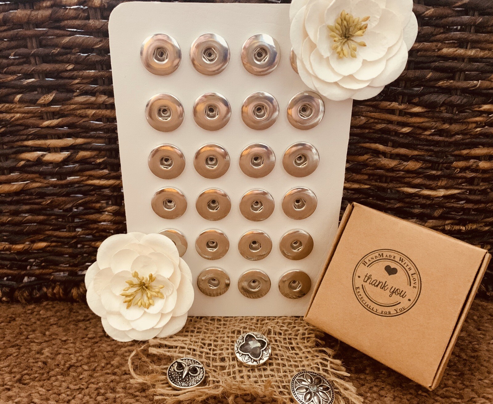 Stylish Badge Jewelry Organizer for Easy Storage-image
