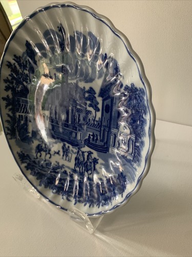 Large Blue And White Decorative Plate 12-1/2 wide - Picture 4 of 7