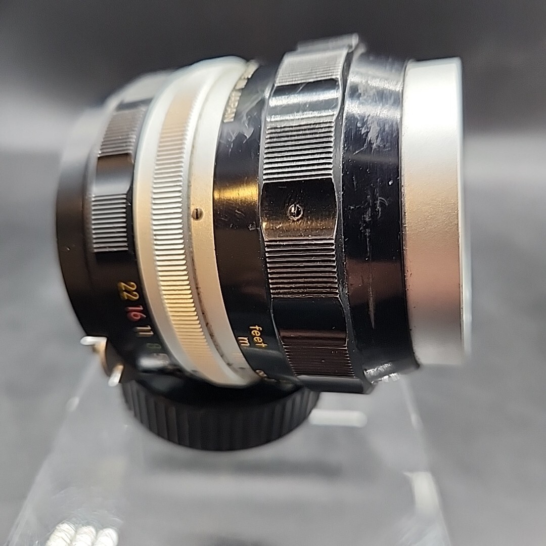 NIKON F Nikkor-P Auto 1:2.5 f/105mm Lens with Nikon caps Japan