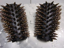 LEATHER BRASS SCREW-BACK SPIKED GAUNTLET.BLACK METAL...(MDLG0326).....UADA