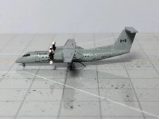 1:400 RESIN CUSTOM RCAF DASH-8 TRANSPORT LO VIS