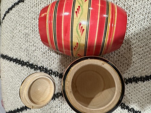 2 Vintage Storage Pots Wooden Carved Maroon Color With Lid Trinket Box - Picture 3 of 6