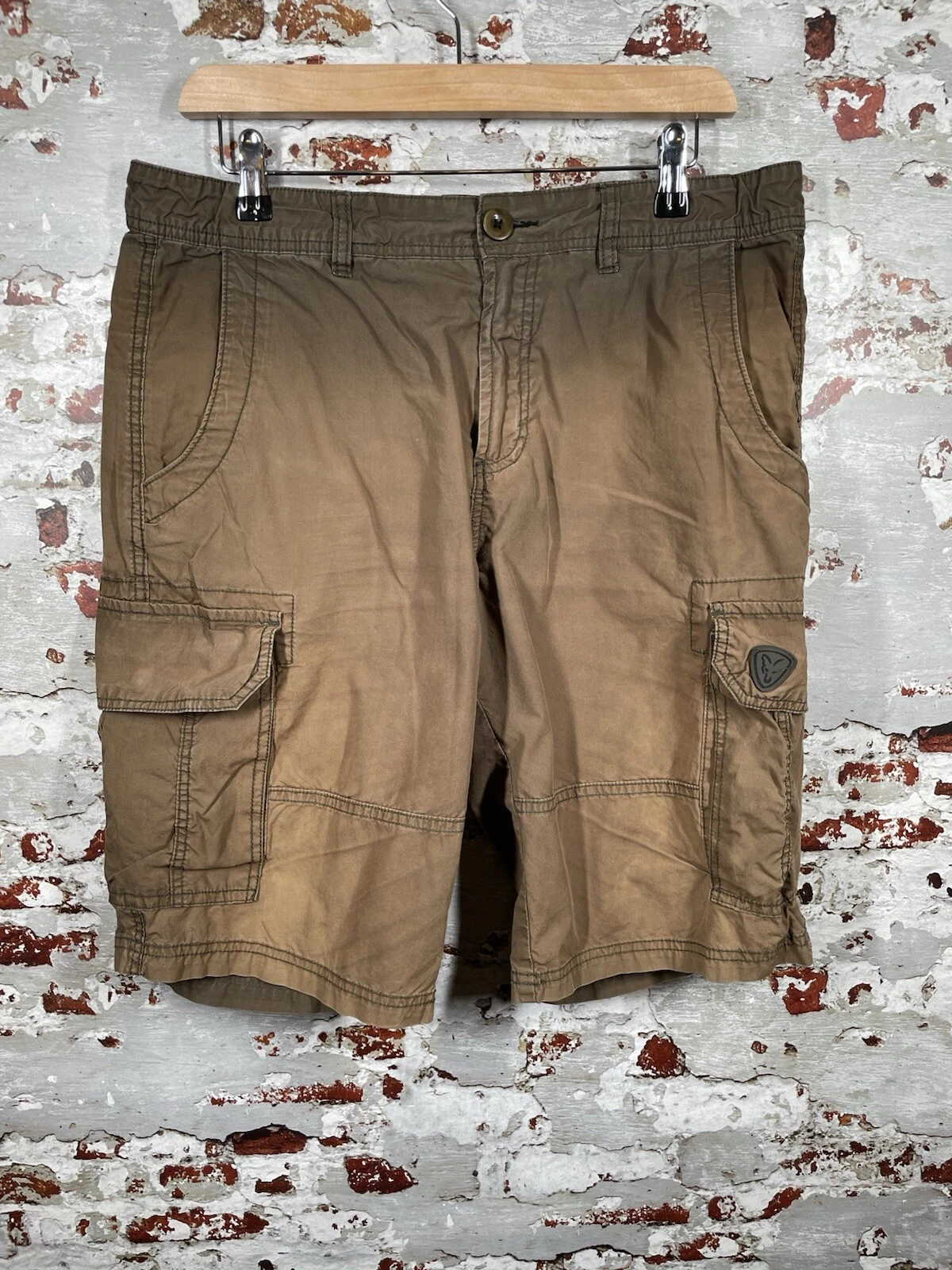 Fox Shorts Men’s Khaki Cargo Army Outdoor Y2K Utility Fishing Large Faded