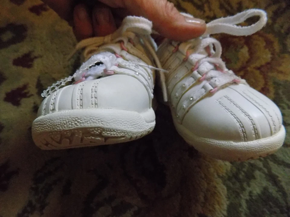 Adorable K-SWISS Baby Sneakers White Pink trim w/ rhinestones sz 5 EUC Tie Shoes - Image 4 of 4