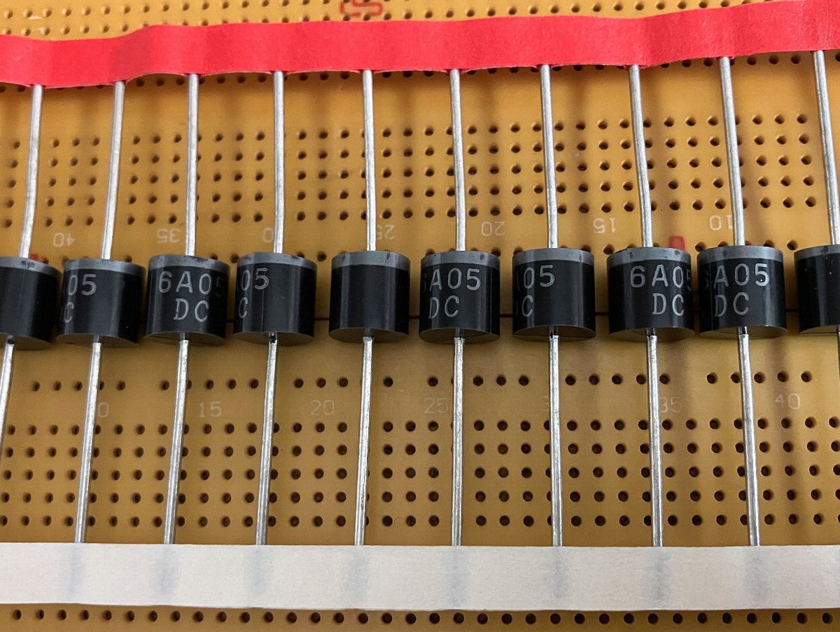 Lot De 5 Diodes De Redressement 6A05 - 6A 50V - Axial R-6 Par HUABAN