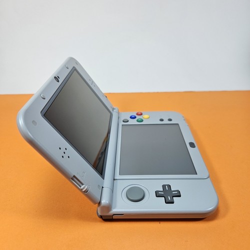 Console NEW NINTENDO 3DS XL SNES EDITION COMPLETA OTTIME CONDIZIONI ORIGINALE - Foto 7 di 15