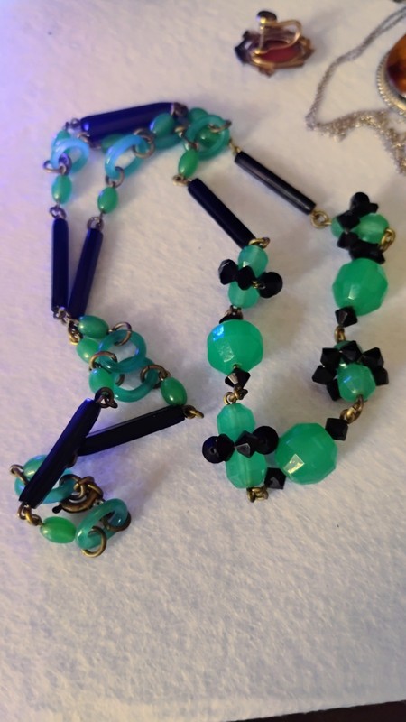 TRUE ART DECO CZECH GLASS GREEN BLACK NECKLACE URANIUM GLOWY GLASS 24" FABULOUS 
