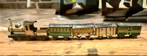 Antique Karl Bub KB German Tin Litho Penny Toy Train Set 6-Piece Floor Runner