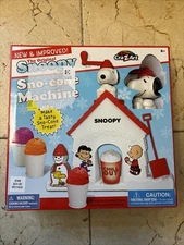 Cra-Z-Art Peanuts The Original Snoopy Sno-Cone Machine New & Improved