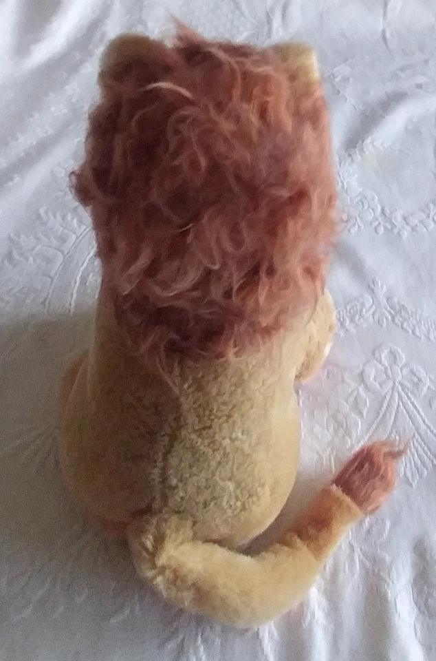 Vintage Plush Soft Toy Lion Seated Height 11" - Image 4 of 4