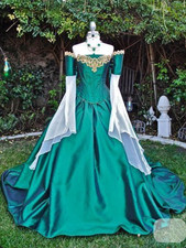 Mediaval Green Victoria Satin Wedding Dresses Long Sleeves with Gold Appliques