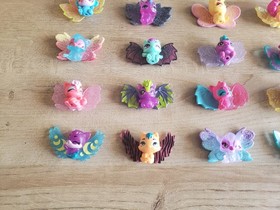 LOT of 39 - HATCHIMALS COLLEGGTIBLES FIGURES WINGS