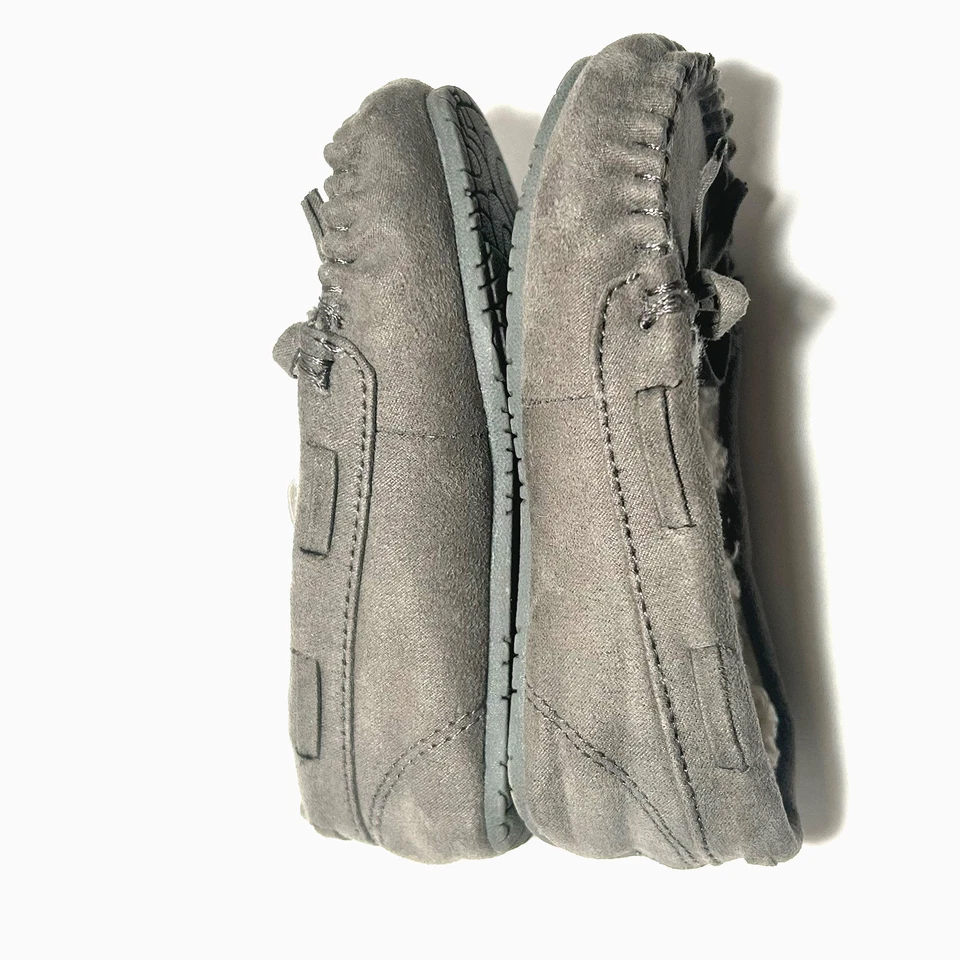 Zapatos forrados con mocasín para niñas Celine talla 6T gris objetivo #17730 buen estado limpio. Foto 4 de 4
