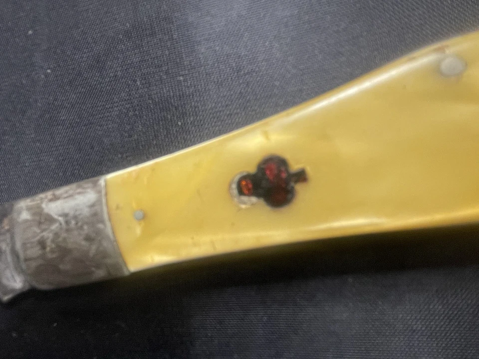 Cuchillo vintage con incrustación de pala con una hoja plegable. Hecho en USA Foto 3 de 3