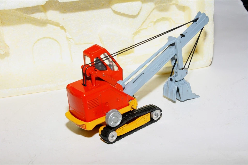 Juego de regalo Corgi 2, volquete Unimog/ganso y pala Cub, casi nuevo en caja original, escaso Foto 2 de 4