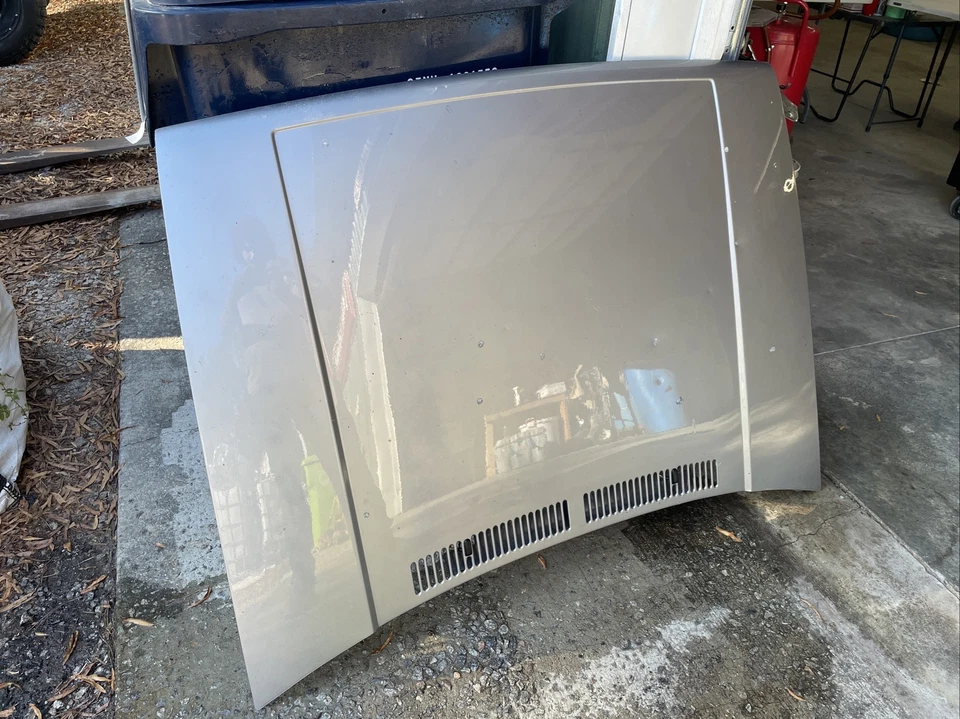 85-92 VW VOLKSWAGEN JETTA HOOD (NO SHIPPING) *LOCAL PICK UP ONLY* - Image 2 of 4