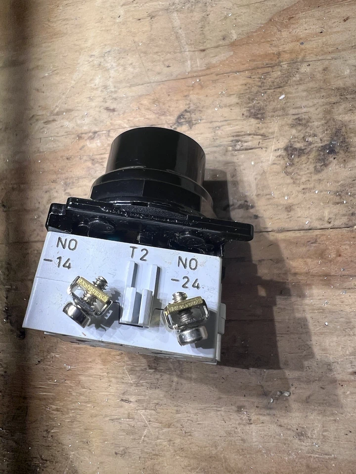 Eaton Cutler-Hammer Non-Illuminated Push Button 30Mm Black - Image 2 of 4