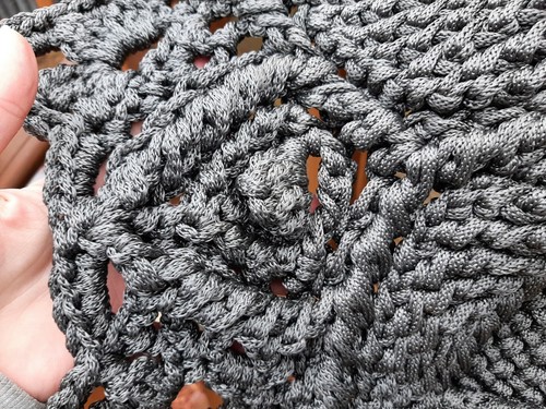 125cm Designer hand made crochet Chunky 3D carpet Mandala rug mat charcoal grey - Picture 5 of 9