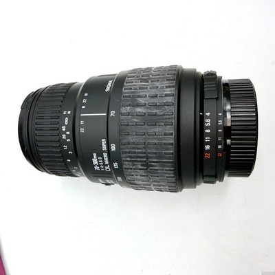 Sigma 70-300mm f/4-5.6 DL Macro Super Lens for Nikon F Mount AF D Telephoto Zoom