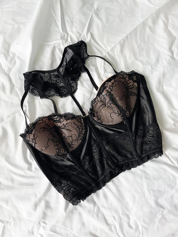 Corsé Bustier recortado superpuesto de encaje negro talla 30C Foto 2 de 3