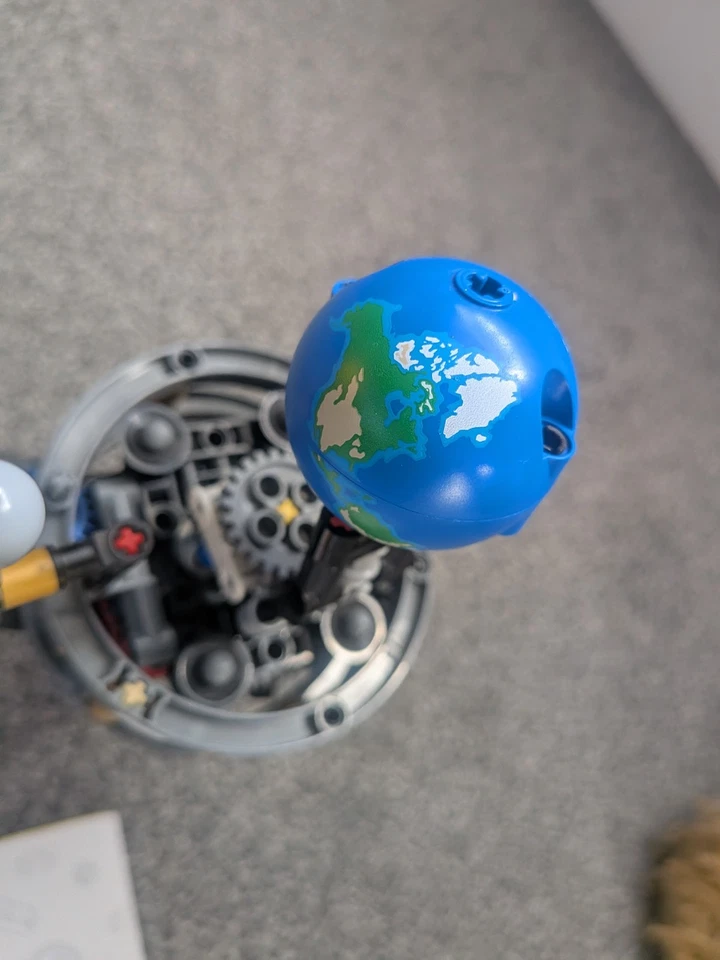 LEGO Technic 42179 Planet Earth and Moon in Orbit, photo 2 of 4
