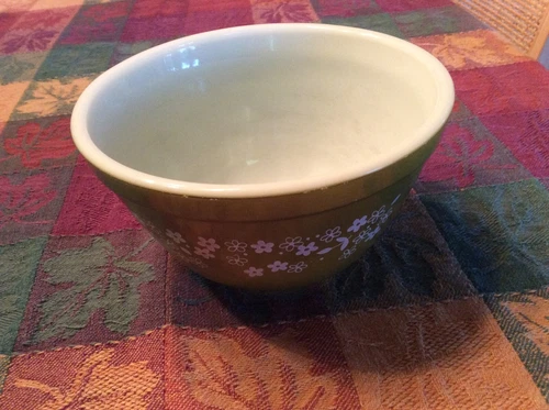 Vtg Pyrex Spring Blossom Crazy Daisy 401 Mixing Bowl, Green/White