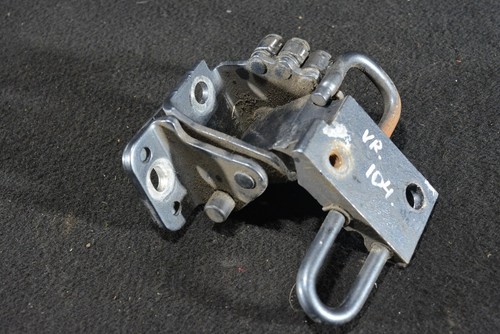 Audi A3 8PA Türscharnier rechts Türstopper Türfeststeller 8E0831412E (104)