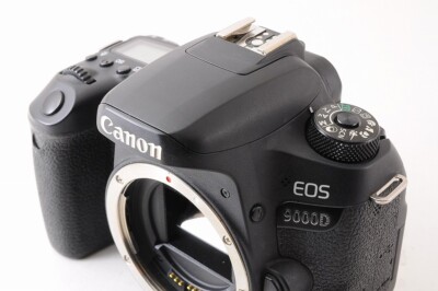 M*n様 Canon 77d (9000d) OVERSEAS VERSION MINT in BOX] Canon EOS 9000D DSLR Camera Body 77D 24.2MP w/ 16GB