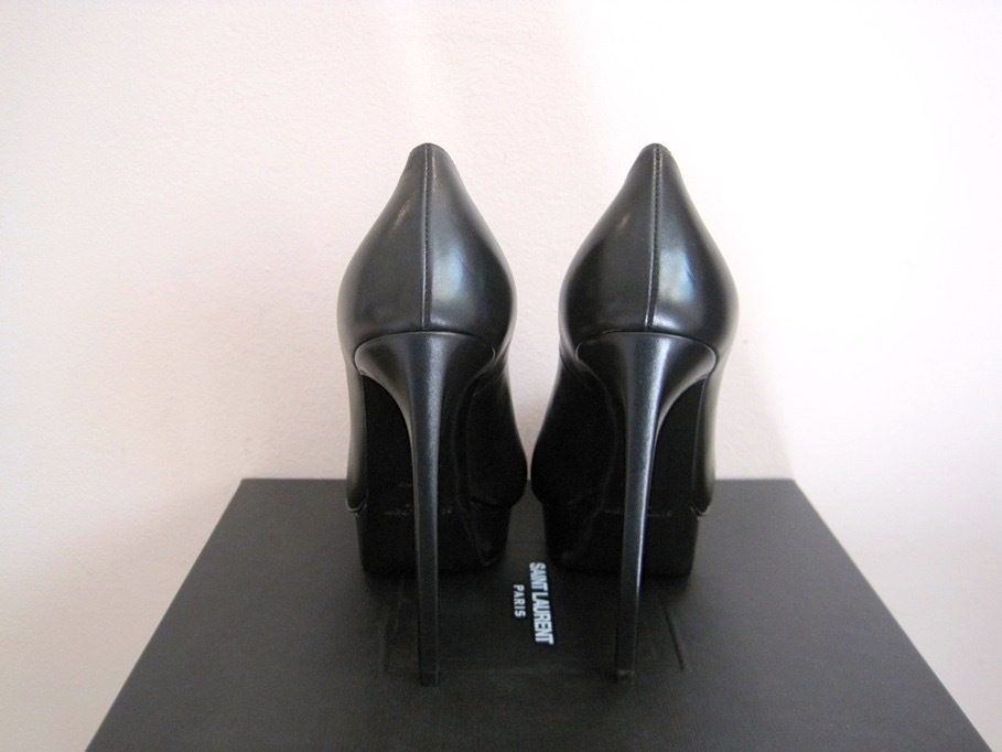 YSL Yves Saint Laurent Paris Janis Python Cap Pointy Pumps YSL Yves Saint Laurent Paris Janis Python Cap Pointy Pumps