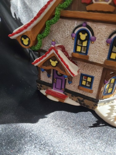 DEPT 56 POLO NORD DISNEY - MICKEY'S NORTH POLE HOLIDAY HOUSE 56759 COME NUOVO IN SCATOLA - Foto 14 di 16