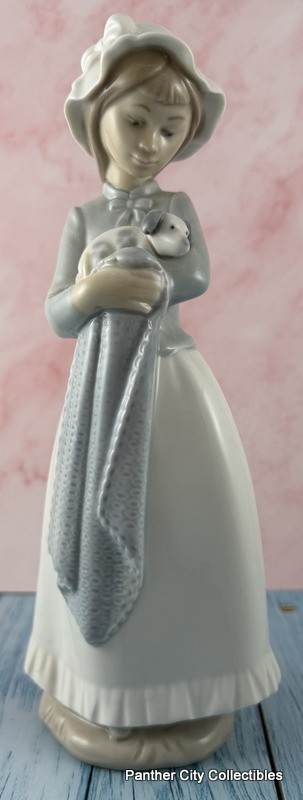 Nao Lladro #241 Girl Holding Puppy In Blanket Spain Made Porcelain Figurine