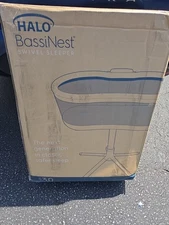 HALO Innovations Bassinest Swivel Sleeper 3.0 - Gray 