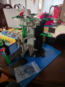 LEGO Castle: Forestmen's Crossing (6071) 99% complete with instructions