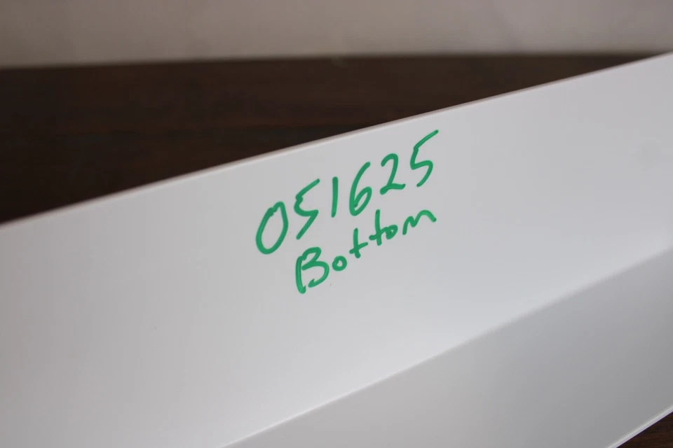 Estante/barra/retenedor puerta inferior refrigerador reciclado Insignia NS-UZ17SS0 Foto 3 de 4