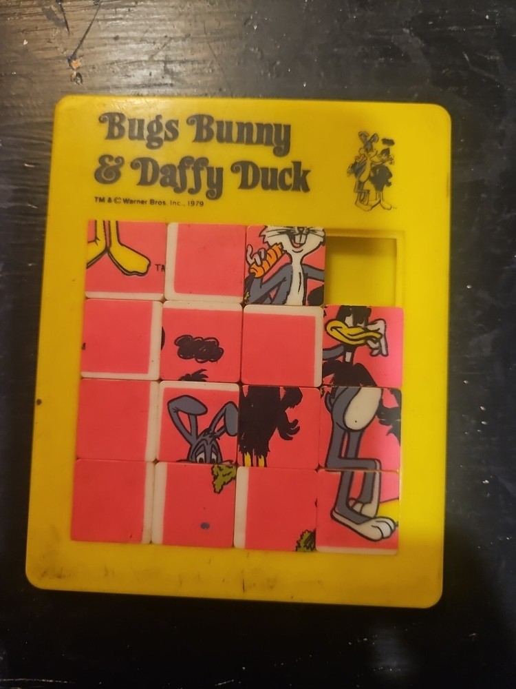 Vintage BUGS BUNNY & DAFFY DUCK Slide Puzzle  WARNER BROTHERS 1979