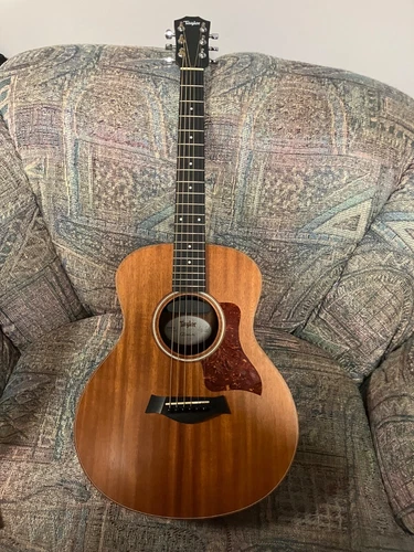 Taylor GS Mini Acoustic Guitar Mahogany w/ Taylor Pick Up