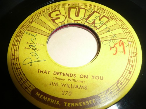 record 45 Jim Williams on SUN That Depends on You Dont Cry Over Me VG+ - Imagen 2 de 3