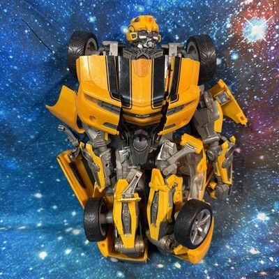 Transformers Revenge of the Fallen Ultimate Bumblebee Battle Figur beschädigt