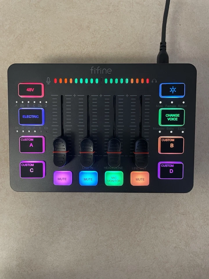 Fifine AmpliGame SC3 / XLR Gaming Audio Mixer / Streaming RGB / PC - Image 3 of 4
