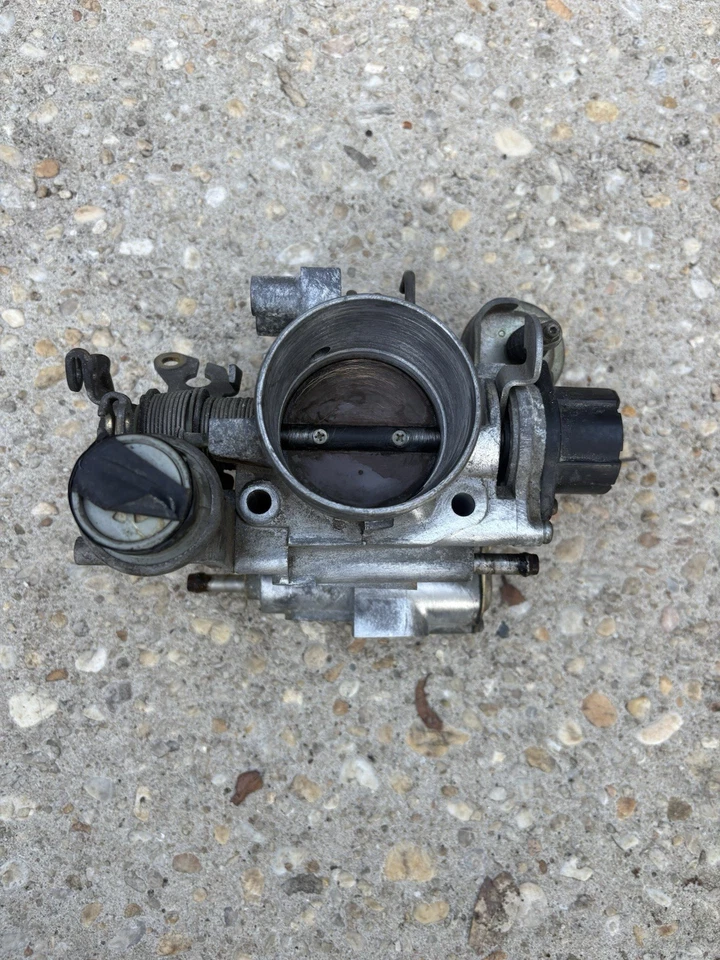 1991-1994 Toyota 4Runner V6 Throttle Body TPS Pickup  22210-65100 Cruise Control Foto 2 de 4