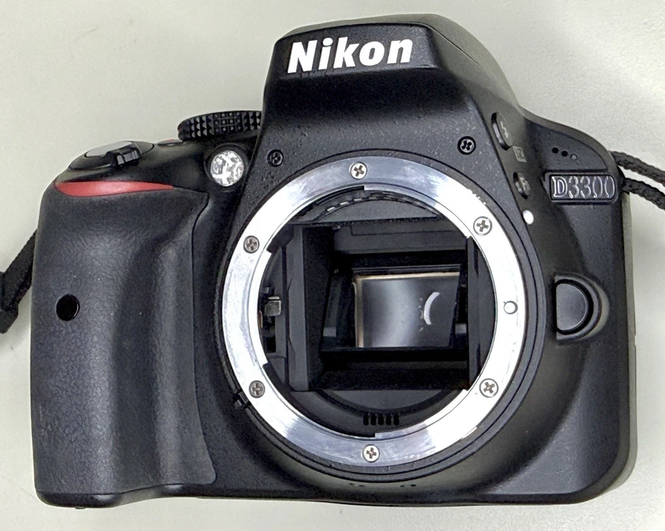 Nikon D3100 Digital SLR Camera 18-55MM Lens Accessories Case For Parts or Repair - Image 2 of 4