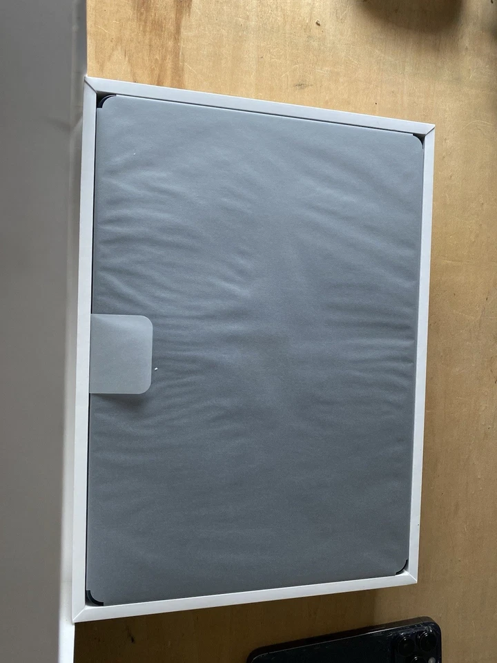 Apple MacBook Air 13-inch M4 (2025) 16GB RAM/256GB SSD Brand New Open Box - Image 3 of 4