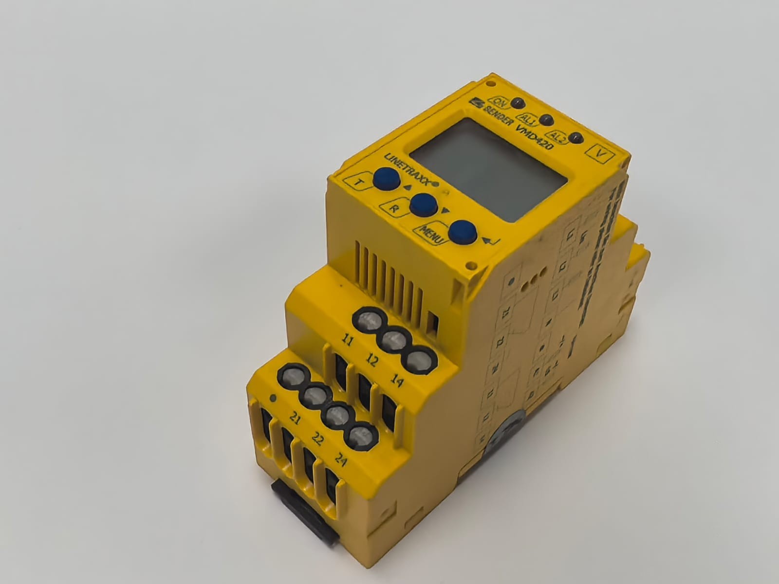 BENDER VMD420/VMD420-D-2 BENDER VMD420/VMD420-D-2 MULTIFUNCTIONAL DIGITAL VOLTAGE RELAY 9