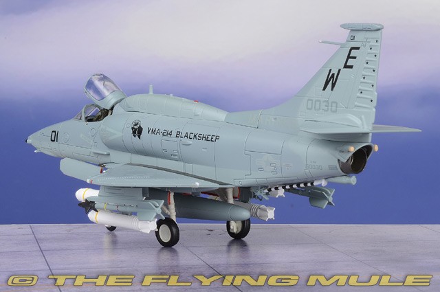 Hobby Master 1:72 A-4M Skyhawk USMC VMA-214 Black Sheep WE01 | eBay