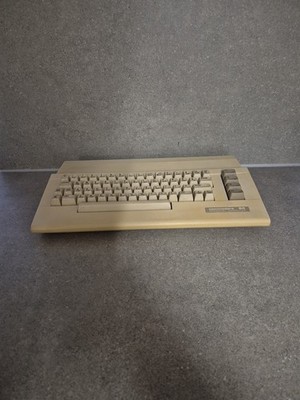 COMMODORE C 64C 64 C  in gutem Zustand 100% OK