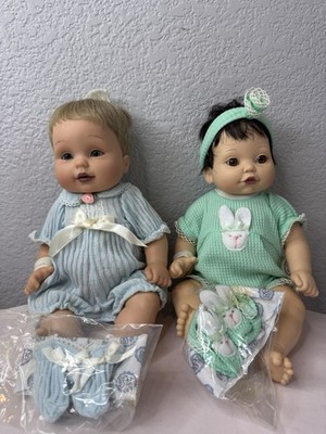 BSB My Newborn Baby So Beautiful Twin Set   Knit Outfits + Original Accessories