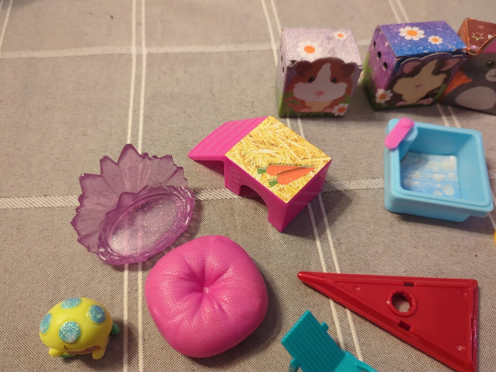 small-pet-toys-and-accessories-and-other-random-figurines-ebay