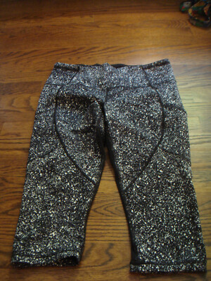 LULULEMON GRAY, BLACK WHITE SPECKLE LEGGINGS SIZE 6-8