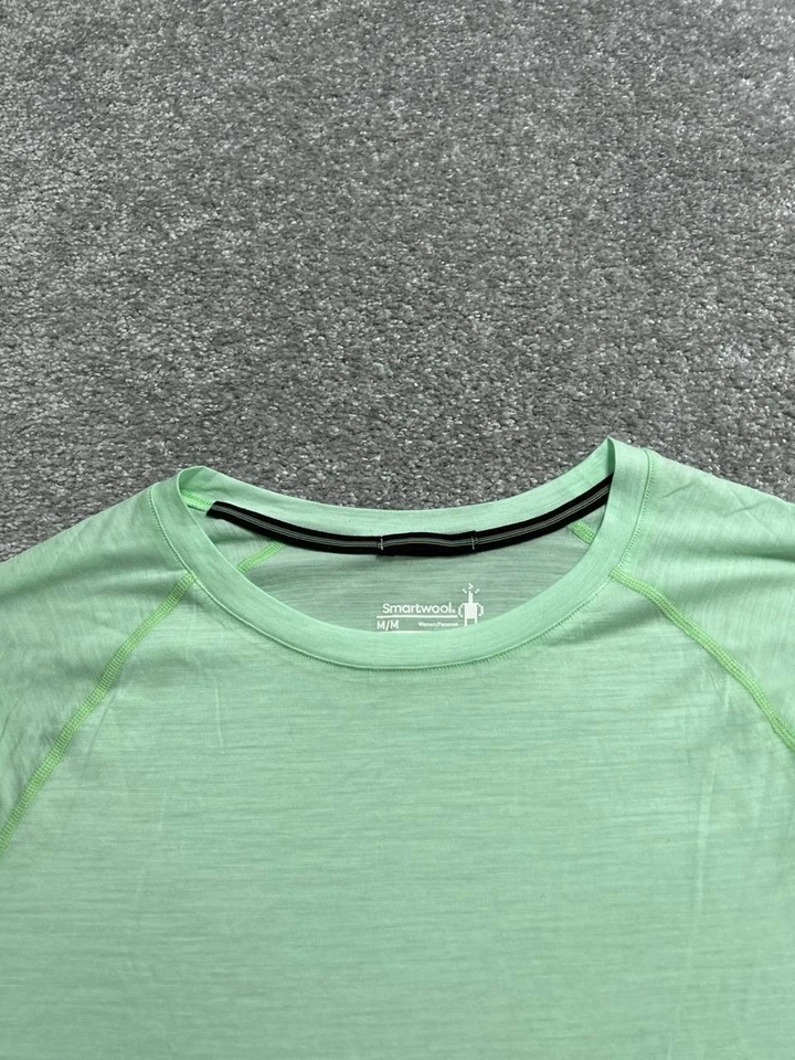 Camiseta Smartwool Active Ultralite para mujer mediana verde logotipo cuello en V manga raglán Foto 3 de 4